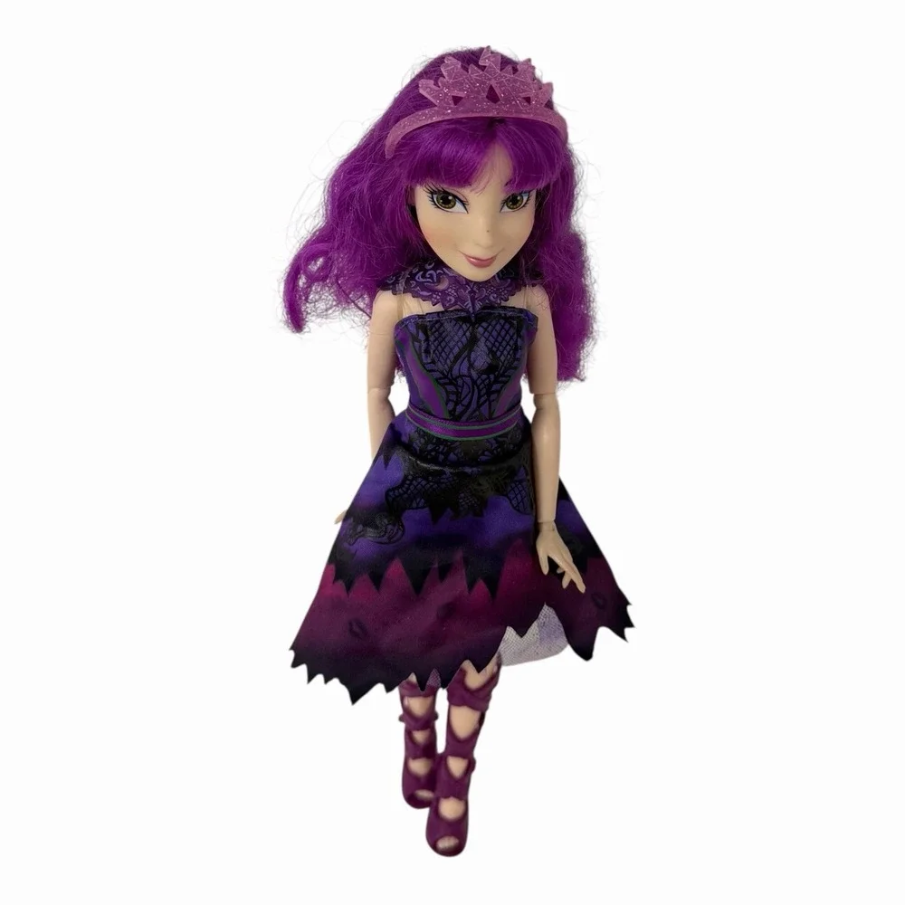 Disney Descendants Mal Isle Of The‎ Lost Royal Yacht Doll Purple Hair Maleficent